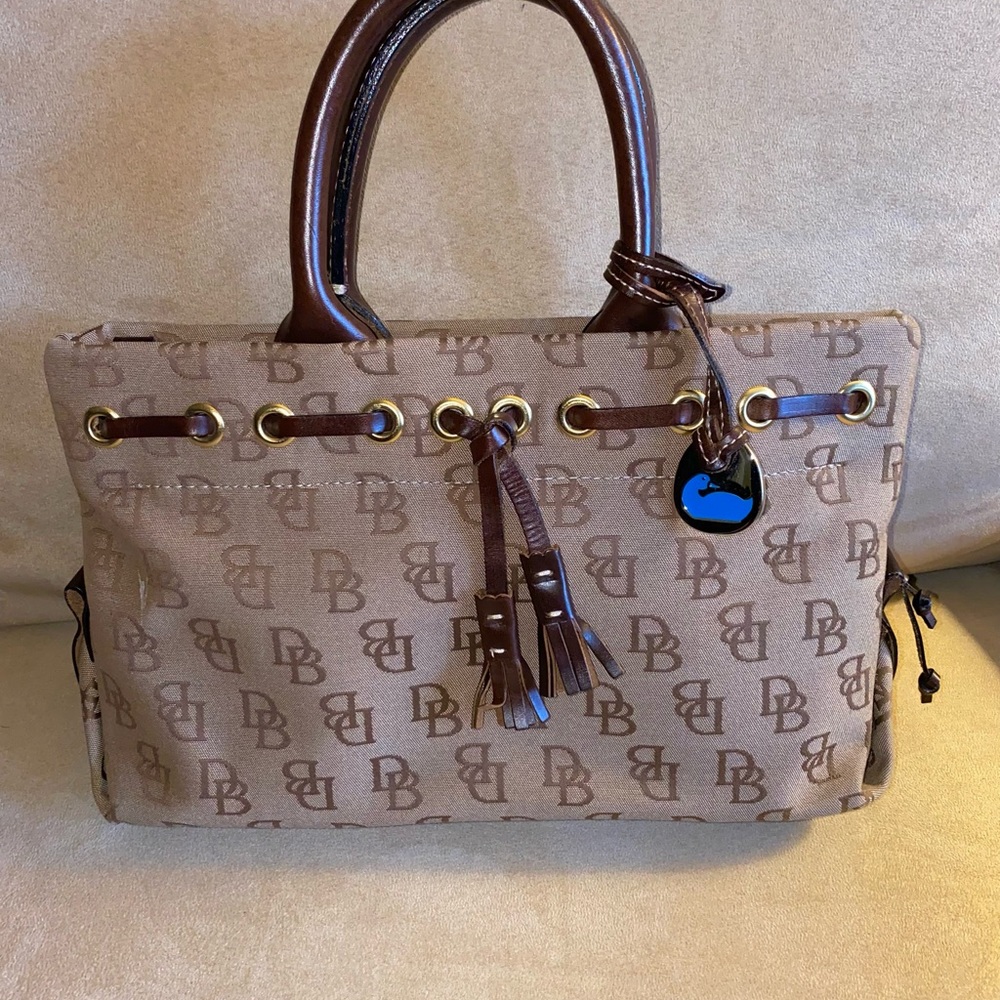 dooney and bourke purse